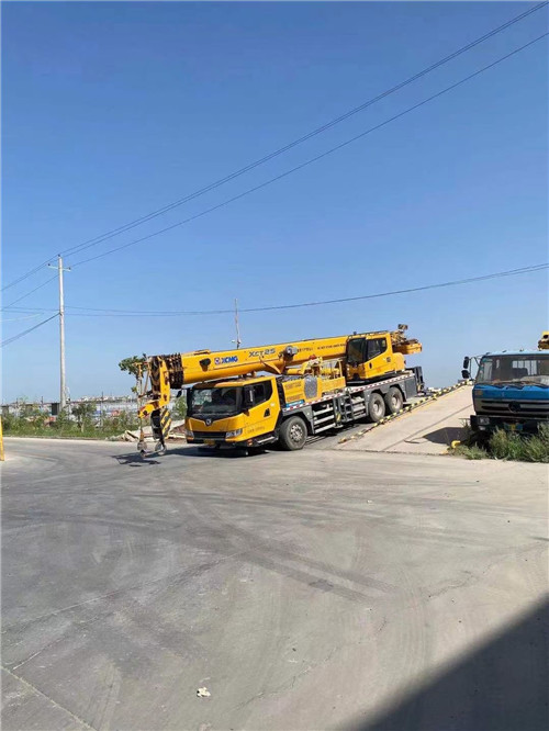 合作市吊车作业时，可能会产生哪些额外收费项目？